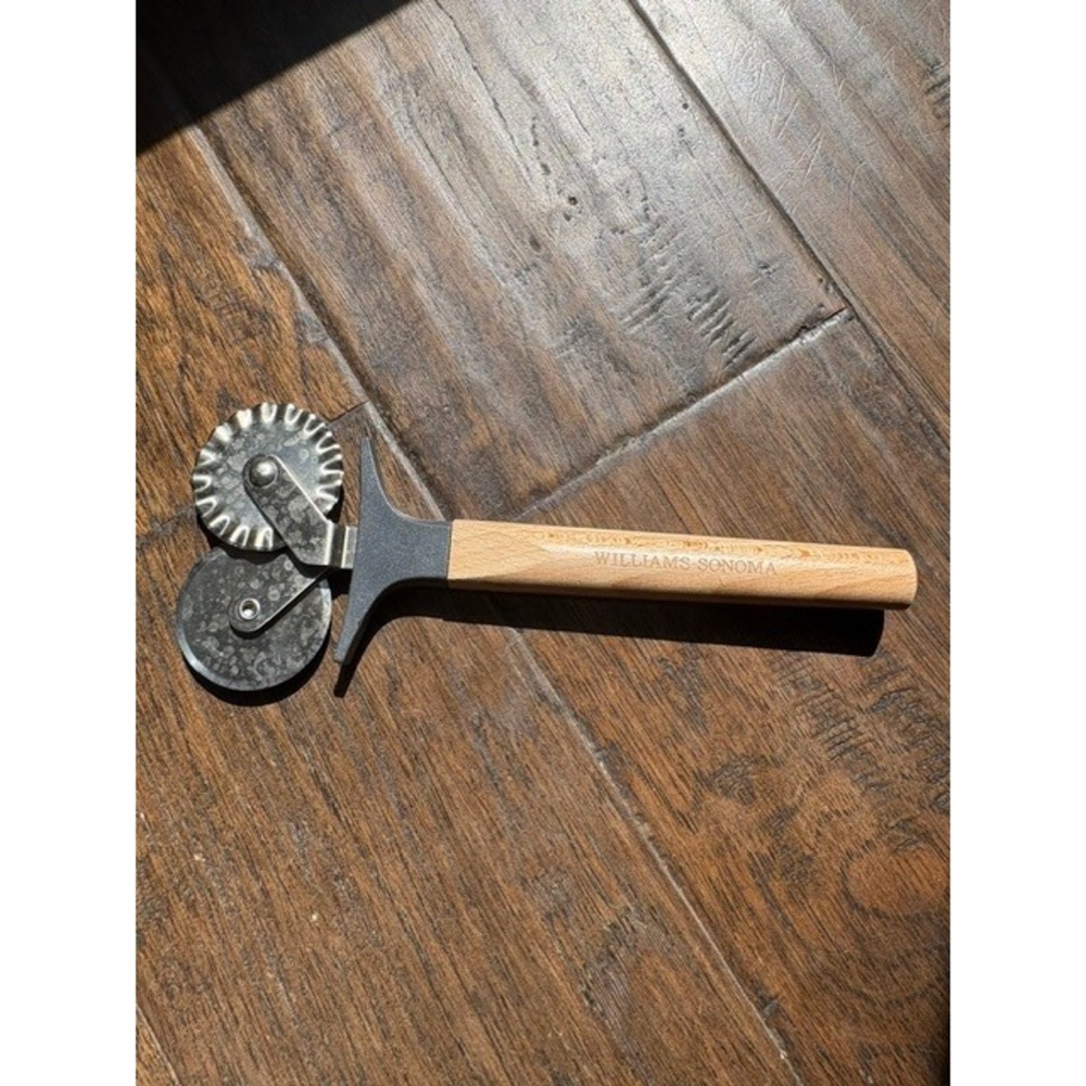 Williams Sonoma Double Pastry Wheel Cutter Fluted Straight Wood Baking Tool